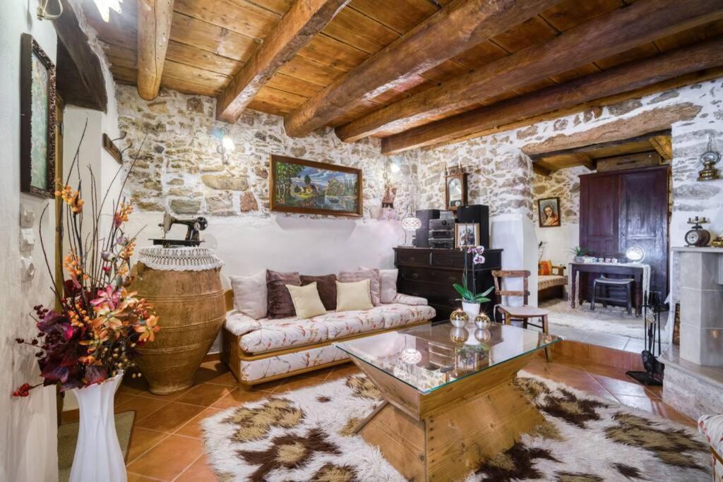 Traditional Cretan Stone House In The Center Of Crete Litos 외부 사진