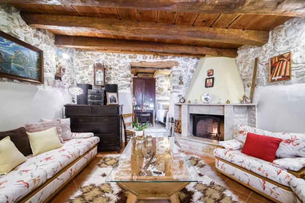 Traditional Cretan Stone House In The Center Of Crete Litos 외부 사진